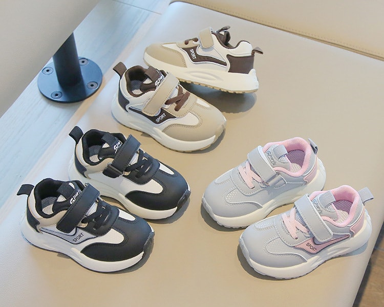 【7日内出荷】子ども 歩きやすい 子供靴 キッズ スニーカー 幼児 シューズ きれいめ 運動靴 グレー カーキ 黒 スポーツシューズ 子供 キッズ シューズ 女の子 男の子 小学生 外出 滑り止め 屈曲性 柔らかい 疲れない アウトドア 滑りにくい 子供 スニーカー 14 15 16 17 18 19cm