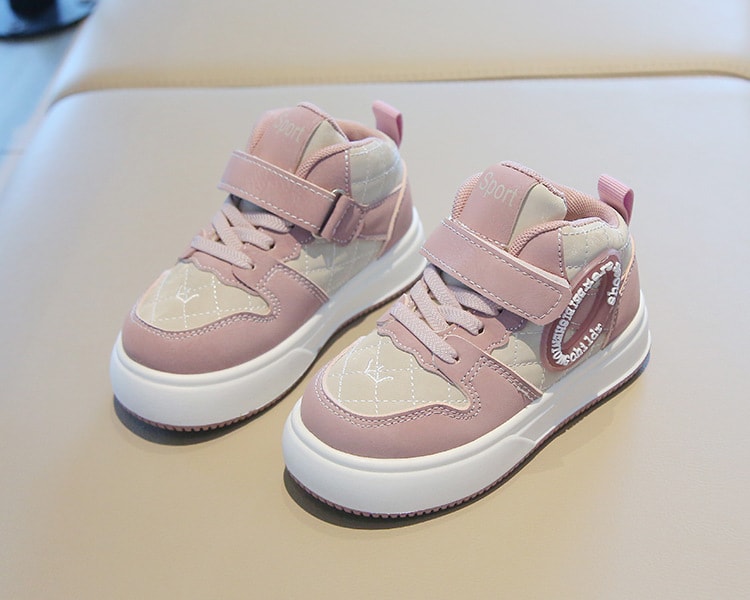 【7日内出荷】キッズ スニーカー 幼児 子供靴 ピンク ブラウン 黒 スポーツシューズ 子供 シューズ 子ども 秋 きれいめ 運動靴 歩きやすい キッズ シューズ 女の子 男の子 小学生 外出 滑り止め 屈曲性 柔らかい 疲れない アウトドア 滑りにくい 子供 スニーカー 14 15 16 17 18 19cm