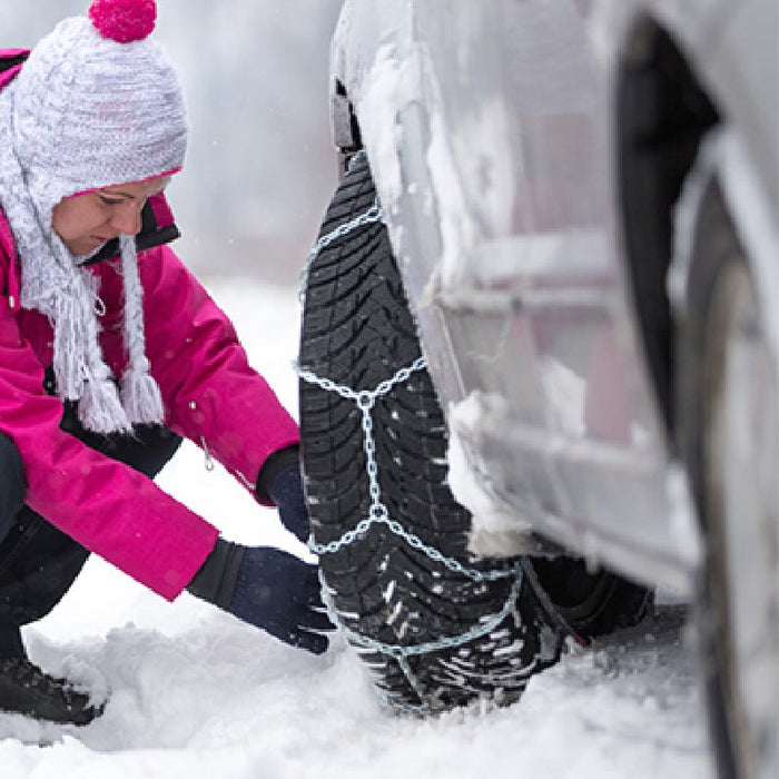 RAKU タイヤチェーン 2個セット 日本語取説付き 取付ビデオあり 金属亀甲チェーン ジャッキアップ不要 女性でも只40秒簡単装着 装着ビデオあり 高性能金属製