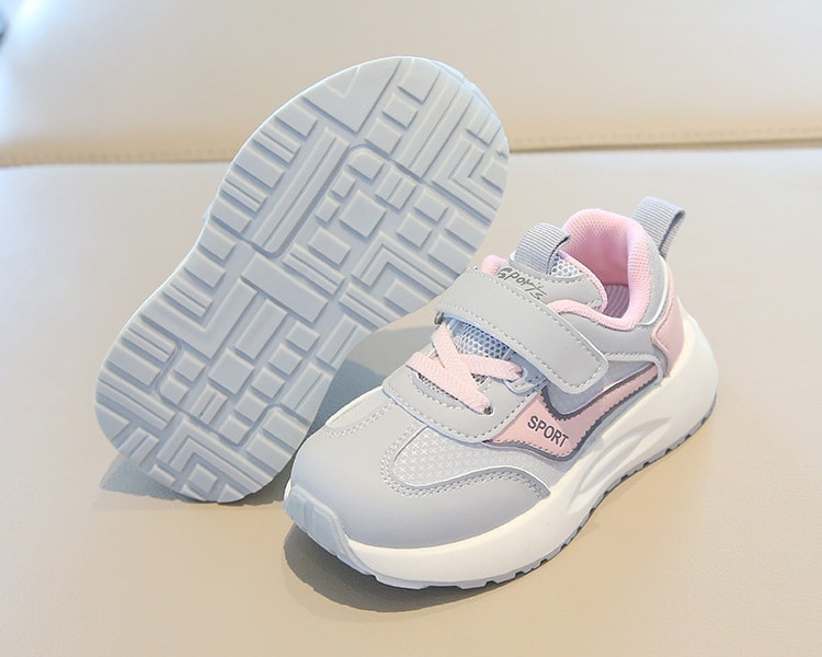 【7日内出荷】子ども 歩きやすい 子供靴 キッズ スニーカー 幼児 シューズ きれいめ 運動靴 グレー カーキ 黒 スポーツシューズ 子供 キッズ シューズ 女の子 男の子 小学生 外出 滑り止め 屈曲性 柔らかい 疲れない アウトドア 滑りにくい 子供 スニーカー 14 15 16 17 18 19cm