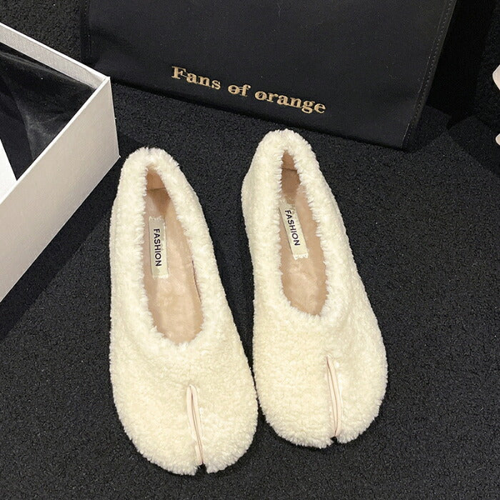 【7日内出荷】足袋シューズ ボアサンダル レディース スリッポン ボア フラットシューズ ぺたんこ タビシューズ バレエシューズ 暖かい 軽量 歩きやすい 痛くない 疲れない もこもこ キレイメ カジュアル ルームジューズ 室内 秋冬 小さいサイズ 黒 ベージュ ホワイト