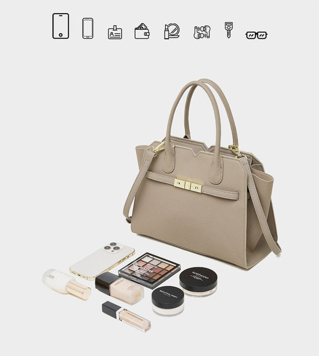 【7日内出荷】【2WAY】本革バッグ トートバッグ ショルダーバッグ レディース 大容量 肩掛け 斜め掛け 手提げ レザー 大きめ 通勤 仕事バッグ 鞄 牛革 柔らか 大人 ビジネス オフィス 上品  鋲付き 高見え 高級感 お出かけ デート かわいい 母の日 プレゼント