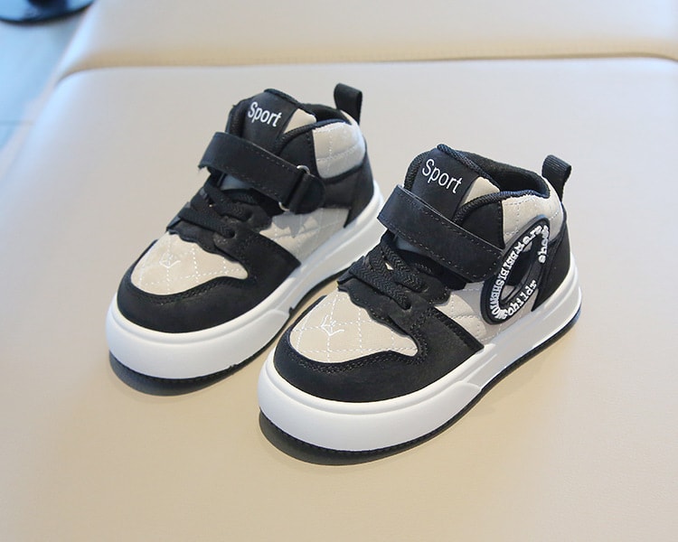 【7日内出荷】キッズ スニーカー 幼児 子供靴 ピンク ブラウン 黒 スポーツシューズ 子供 シューズ 子ども 秋 きれいめ 運動靴 歩きやすい キッズ シューズ 女の子 男の子 小学生 外出 滑り止め 屈曲性 柔らかい 疲れない アウトドア 滑りにくい 子供 スニーカー 14 15 16 17 18 19cm