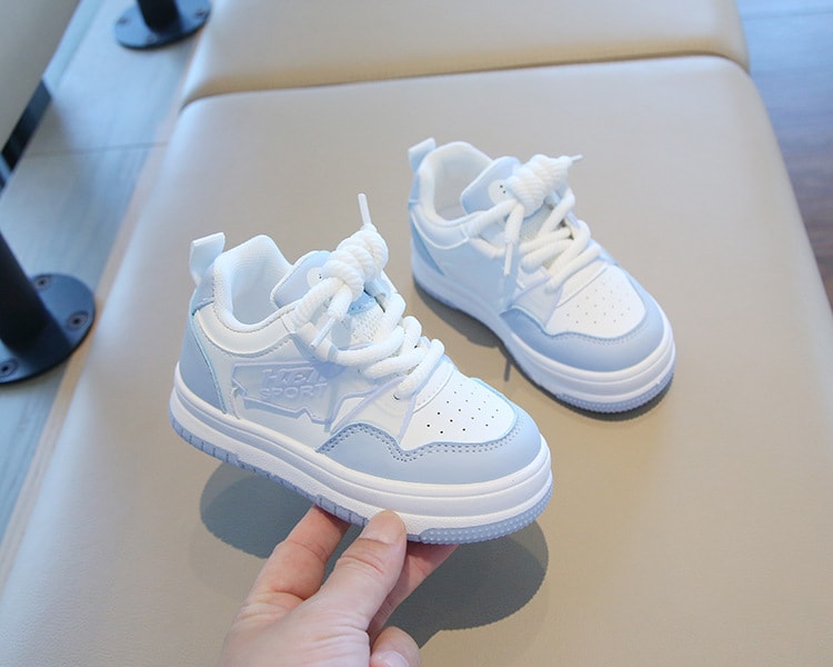 【7日内出荷】子供 スニーカー 14cm シューズ 子ども 秋 きれいめ 運動靴 歩きやすい 黄 青 黒 キッズ スニーカー 幼児 スポーツシューズ 子供 キッズ シューズ 女の子 男の子 小学生 外出 滑り止め 屈曲性 柔らかい 疲れない アウトドア 滑りにくい 子供靴 15 16 17 18 19cm