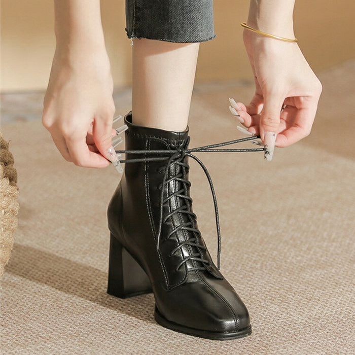 【7日内出荷】【7cmヒール】 ハイカット ショートブーツ レディース レースアップ ブーツ 編み上げ 太ヒール ファスナー付き 靴 女生 美脚 PU 無地 痛くない 履きやすい 歩きやすい 軽量 シンプル カジュアル 通勤 通学 おしゃれ 靴 袴 秋 きれいめ 女性 大人 寒さ対策 冬用 旅行 冬 発表会