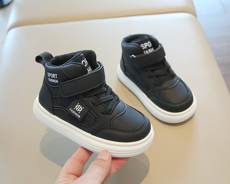 【7日内出荷】キッズ スニーカー シューズ 幼児 小学生 スポーツシューズ 子供 黒 ブラウン カーキグリーン きれいめ 運動靴 マジックテープ キッズ シューズ 女の子 男の子 外出 子ども 歩きやすい 子供靴 滑り止め 屈曲性 柔らかい 疲れない アウトドア 滑りにくい 14-19.5cm