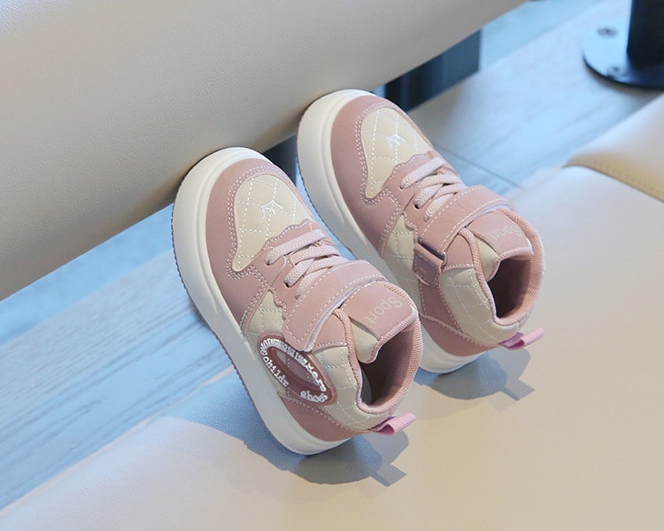 【7日内出荷】キッズ スニーカー 幼児 子供靴 ピンク ブラウン 黒 スポーツシューズ 子供 シューズ 子ども 秋 きれいめ 運動靴 歩きやすい キッズ シューズ 女の子 男の子 小学生 外出 滑り止め 屈曲性 柔らかい 疲れない アウトドア 滑りにくい 子供 スニーカー 14 15 16 17 18 19cm