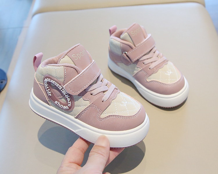 【7日内出荷】キッズ スニーカー 幼児 子供靴 ピンク ブラウン 黒 スポーツシューズ 子供 シューズ 子ども 秋 きれいめ 運動靴 歩きやすい キッズ シューズ 女の子 男の子 小学生 外出 滑り止め 屈曲性 柔らかい 疲れない アウトドア 滑りにくい 子供 スニーカー 14 15 16 17 18 19cm