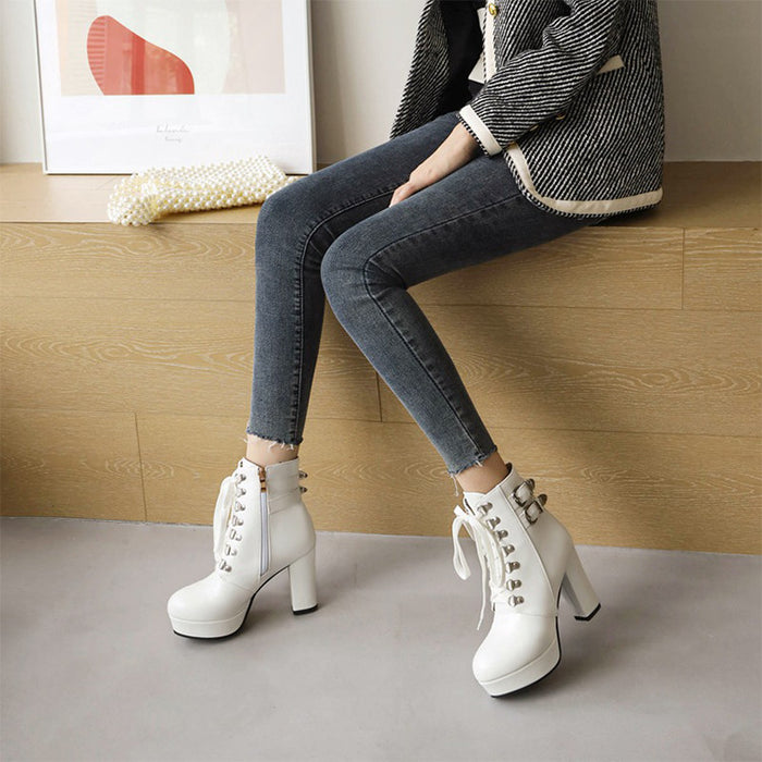 【7日内出荷】【9.5cmヒール】 ショートブーツ レディース サイドゴム レースアップ 高校生 中学生 ブーツ PU レザーシューズ コスプレ cosplay 太ヒール ハイスムース3cm 安定感 厚底 靴 ラウンドトゥ 学生 通学 美脚 大きいサイズ がルーズ グループ 人気