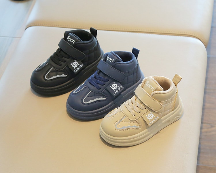 【7日内出荷】スポーツシューズ 子供 きれいめ 運動靴 カーキ 紺色 黒 子供靴 キッズ スニーカー 幼児 シューズ 子ども 歩きやすい キッズ シューズ 女の子 男の子 小学生 外出 滑り止め 屈曲性 柔らかい 疲れない アウトドア 滑りにくい 子供 スニーカー 14 15 16 17 18 19cm