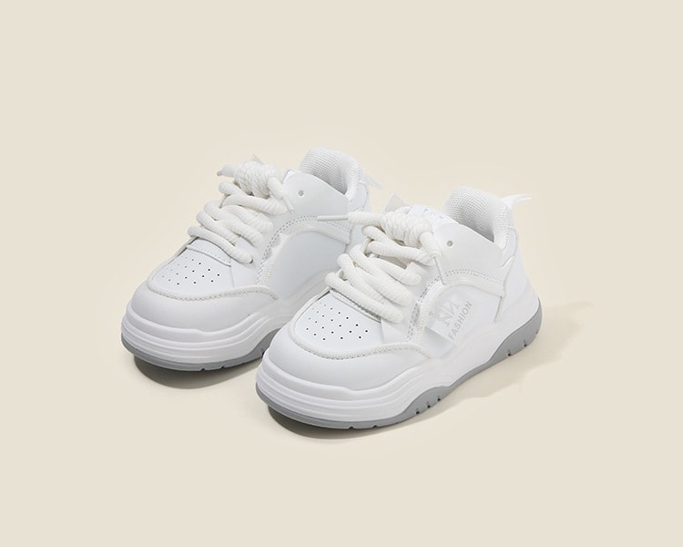 【7日内出荷】きれいめ 運動靴 白 黒 子ども 歩きやすい 子供靴 キッズ スニーカー 幼児 シューズ スポーツシューズ 子供 キッズ シューズ 女の子 男の子 小学生 外出 滑り止め 屈曲性 柔らかい 疲れない アウトドア 滑りにくい 子供 スニーカー