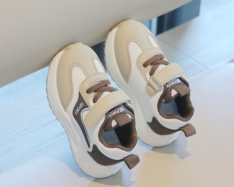 【7日内出荷】子ども 歩きやすい 子供靴 キッズ スニーカー 幼児 シューズ きれいめ 運動靴 グレー カーキ 黒 スポーツシューズ 子供 キッズ シューズ 女の子 男の子 小学生 外出 滑り止め 屈曲性 柔らかい 疲れない アウトドア 滑りにくい 子供 スニーカー 14 15 16 17 18 19cm