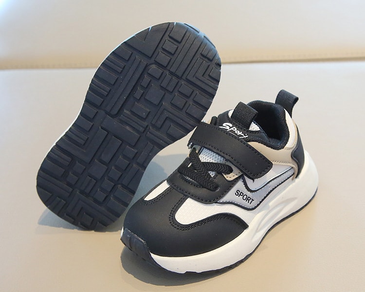 【7日内出荷】子ども 歩きやすい 子供靴 キッズ スニーカー 幼児 シューズ きれいめ 運動靴 グレー カーキ 黒 スポーツシューズ 子供 キッズ シューズ 女の子 男の子 小学生 外出 滑り止め 屈曲性 柔らかい 疲れない アウトドア 滑りにくい 子供 スニーカー 14 15 16 17 18 19cm