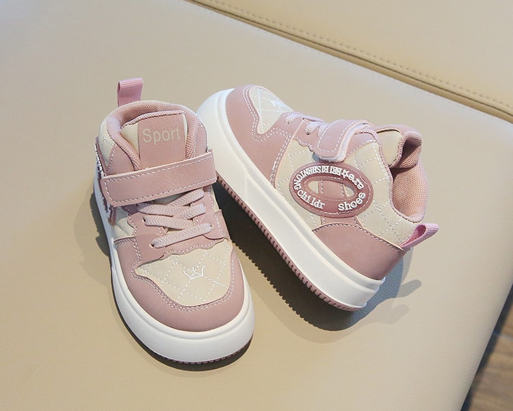 【7日内出荷】キッズ スニーカー 幼児 子供靴 ピンク ブラウン 黒 スポーツシューズ 子供 シューズ 子ども 秋 きれいめ 運動靴 歩きやすい キッズ シューズ 女の子 男の子 小学生 外出 滑り止め 屈曲性 柔らかい 疲れない アウトドア 滑りにくい 子供 スニーカー 14 15 16 17 18 19cm