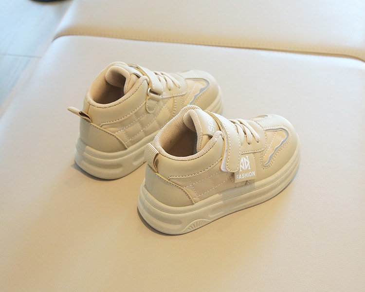 【7日内出荷】スポーツシューズ 子供 きれいめ 運動靴 カーキ 紺色 黒 子供靴 キッズ スニーカー 幼児 シューズ 子ども 歩きやすい キッズ シューズ 女の子 男の子 小学生 外出 滑り止め 屈曲性 柔らかい 疲れない アウトドア 滑りにくい 子供 スニーカー 14 15 16 17 18 19cm