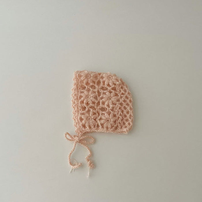 【7日内出荷】ニット ボンネット ベビー 帽子 ナチュラル ベビー服 女の子 透かし編み スカラップ ボンネット 冬 花 ひも  無地  防寒 お出掛け  おしゃれ 韓国子供服   あご紐 祝い 出産祝い プレゼント 記念撮影 写真  お宮参り セレモニー フード