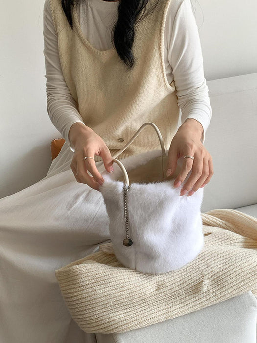ファーバッグ トートバッグ もこもこ ふわふわ レディース バケツ型 秋冬 ミニトートバッグ 手提げ 肩掛け 通勤 お仕事バッグ 鞄 ハンドバッグ ママバッグ 柔らか 大人 高見え マグネット かわいい 母の日 チャーム付き 軽量 カジュアル
