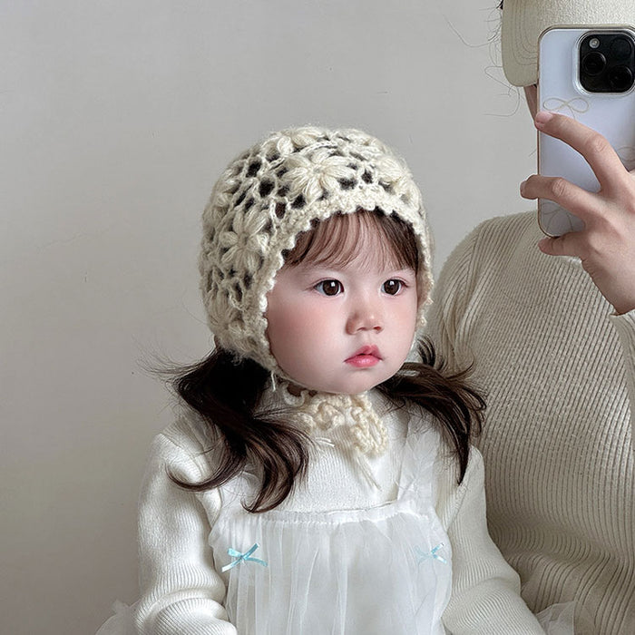 【7日内出荷】ニット ボンネット ベビー 帽子 ナチュラル ベビー服 女の子 透かし編み スカラップ ボンネット 冬 花 ひも  無地  防寒 お出掛け  おしゃれ 韓国子供服   あご紐 祝い 出産祝い プレゼント 記念撮影 写真  お宮参り セレモニー フード