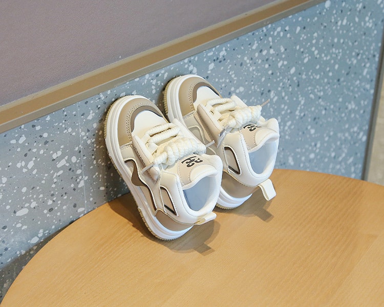 【7日内出荷】きれいめ 運動靴 歩きやすい 子供 スニーカー 14cm シューズ 子ども 秋 ベージュ 黒 ピンク キッズ スニーカー 幼児 スポーツシューズ 子供 キッズ シューズ 女の子 男の子 小学生 外出 滑り止め 屈曲性 柔らかい 疲れない アウトドア 滑りにくい 子供靴 15 16 17 18 19cm