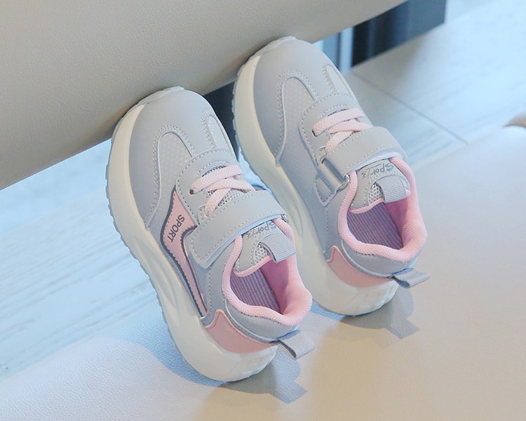 【7日内出荷】子ども 歩きやすい 子供靴 キッズ スニーカー 幼児 シューズ きれいめ 運動靴 グレー カーキ 黒 スポーツシューズ 子供 キッズ シューズ 女の子 男の子 小学生 外出 滑り止め 屈曲性 柔らかい 疲れない アウトドア 滑りにくい 子供 スニーカー 14 15 16 17 18 19cm