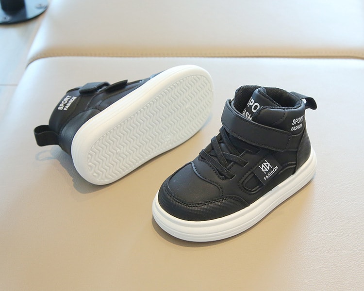 【7日内出荷】キッズ スニーカー シューズ 幼児 小学生 スポーツシューズ 子供 黒 ブラウン カーキグリーン きれいめ 運動靴 マジックテープ キッズ シューズ 女の子 男の子 外出 子ども 歩きやすい 子供靴 滑り止め 屈曲性 柔らかい 疲れない アウトドア 滑りにくい 14-19.5cm