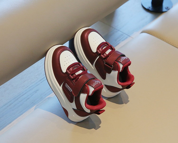 【7日内出荷】子供靴 キッズ スニーカー 幼児 シューズ キッズ シューズ 女の子 男の子 スポーツシューズ 子供 白 黒 赤 ブラウン きれいめ 運動靴 子ども 歩きやすい 小学生 外出 滑り止め 屈曲性 柔らかい 疲れない アウトドア 滑りにくい 14-19.5cm