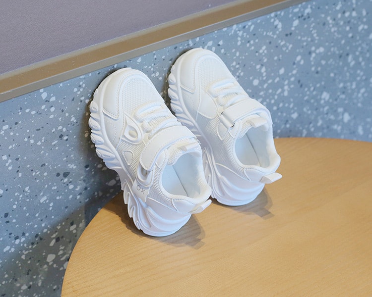 【7日内出荷】スポーツシューズ 子供 キッズ スニーカー 幼児 きれいめ 運動靴 ピンク 白 黒 子供靴 シューズ 子ども 歩きやすい キッズ シューズ 女の子 男の子 小学生 外出 滑り止め 屈曲性 柔らかい 疲れない アウトドア 滑りにくい 子供 スニーカー 14 15 16 17 18 19cm