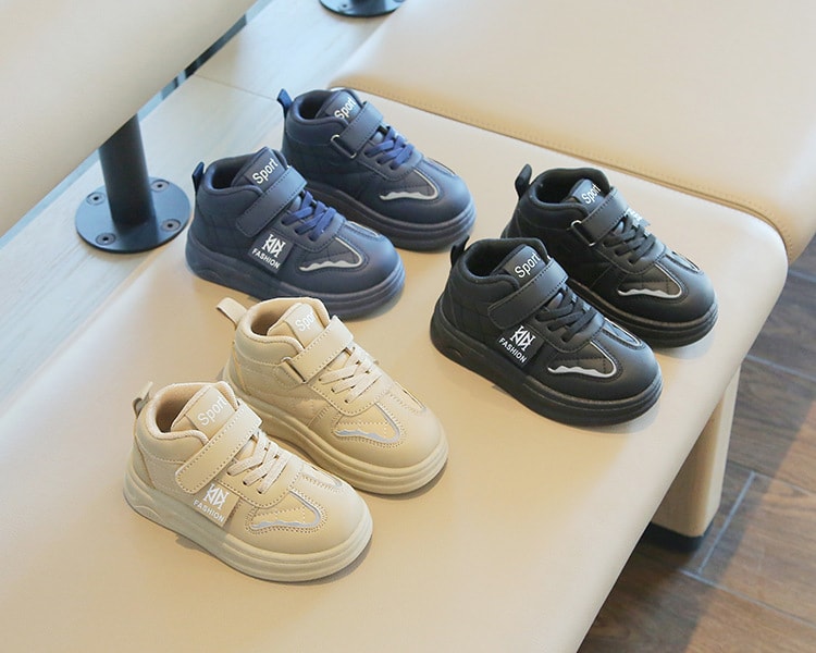 【7日内出荷】スポーツシューズ 子供 きれいめ 運動靴 カーキ 紺色 黒 子供靴 キッズ スニーカー 幼児 シューズ 子ども 歩きやすい キッズ シューズ 女の子 男の子 小学生 外出 滑り止め 屈曲性 柔らかい 疲れない アウトドア 滑りにくい 子供 スニーカー 14 15 16 17 18 19cm