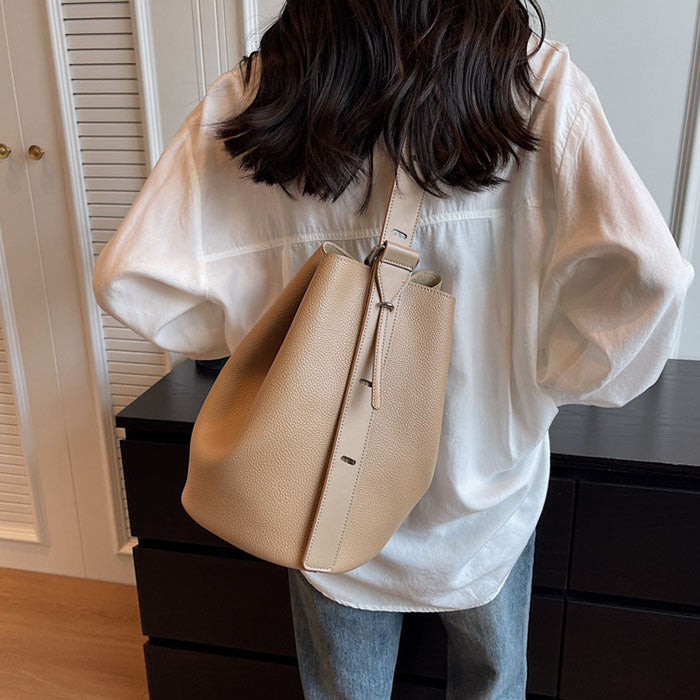 【7日内出荷】【2WAY】ショルダーバッグ レディース バケツ型  内袋 巾着インナーバッグ付き 大容量 斜めがけ 肩掛け 大きめ  PUレザー ママバッグ ワンショルダー 高見え お出かけ デート かわいい 通勤 通学 母の日 クリスマス プレゼント ギフト