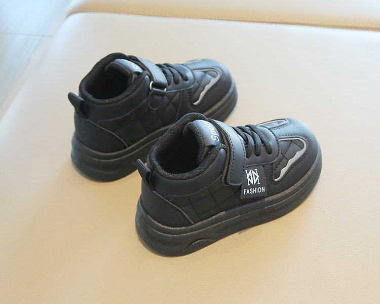 【7日内出荷】スポーツシューズ 子供 きれいめ 運動靴 カーキ 紺色 黒 子供靴 キッズ スニーカー 幼児 シューズ 子ども 歩きやすい キッズ シューズ 女の子 男の子 小学生 外出 滑り止め 屈曲性 柔らかい 疲れない アウトドア 滑りにくい 子供 スニーカー 14 15 16 17 18 19cm