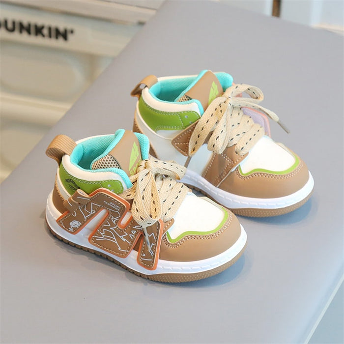 【7日内出荷】子ども 歩きやすい 子供靴 キッズ スニーカー 幼児 シューズ スポーツシューズ 子供 黒 ブラウン ピンク きれいめ 運動靴 キッズ シューズ 女の子 男の子 小学生 外出 滑り止め 屈曲性 柔らかい 疲れない アウトドア 滑りにくい 14-19.5cm