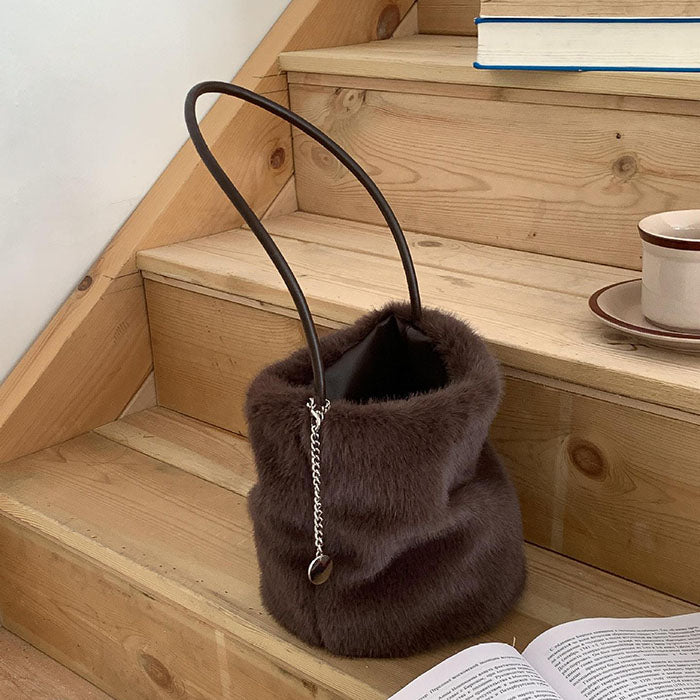 ファーバッグ トートバッグ もこもこ ふわふわ レディース バケツ型 秋冬 ミニトートバッグ 手提げ 肩掛け 通勤 お仕事バッグ 鞄 ハンドバッグ ママバッグ 柔らか 大人 高見え マグネット かわいい 母の日 チャーム付き 軽量 カジュアル