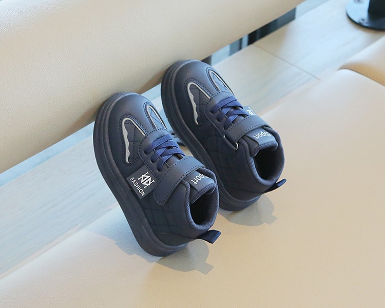 【7日内出荷】スポーツシューズ 子供 きれいめ 運動靴 カーキ 紺色 黒 子供靴 キッズ スニーカー 幼児 シューズ 子ども 歩きやすい キッズ シューズ 女の子 男の子 小学生 外出 滑り止め 屈曲性 柔らかい 疲れない アウトドア 滑りにくい 子供 スニーカー 14 15 16 17 18 19cm