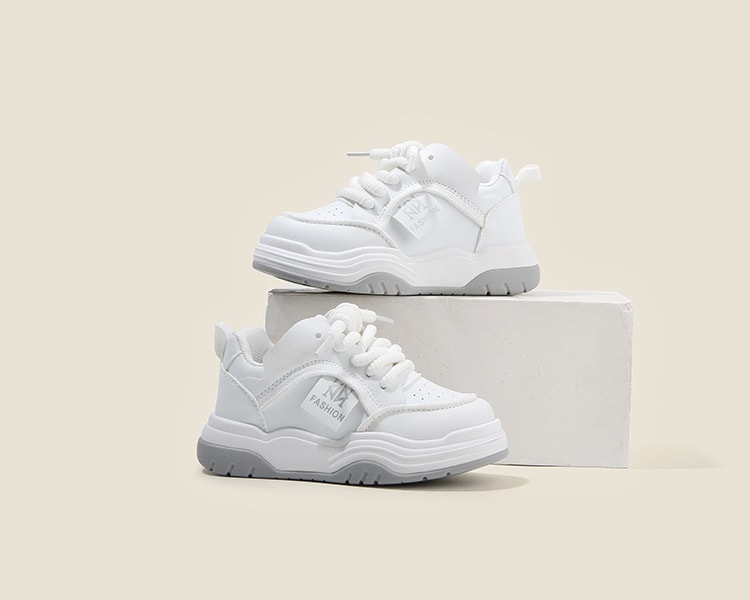 【7日内出荷】きれいめ 運動靴 白 黒 子ども 歩きやすい 子供靴 キッズ スニーカー 幼児 シューズ スポーツシューズ 子供 キッズ シューズ 女の子 男の子 小学生 外出 滑り止め 屈曲性 柔らかい 疲れない アウトドア 滑りにくい 子供 スニーカー