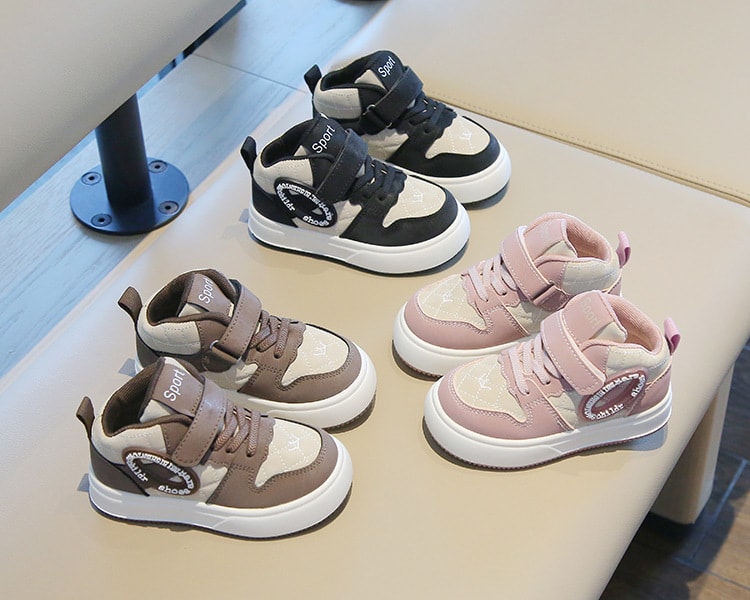 【7日内出荷】キッズ スニーカー 幼児 子供靴 ピンク ブラウン 黒 スポーツシューズ 子供 シューズ 子ども 秋 きれいめ 運動靴 歩きやすい キッズ シューズ 女の子 男の子 小学生 外出 滑り止め 屈曲性 柔らかい 疲れない アウトドア 滑りにくい 子供 スニーカー 14 15 16 17 18 19cm