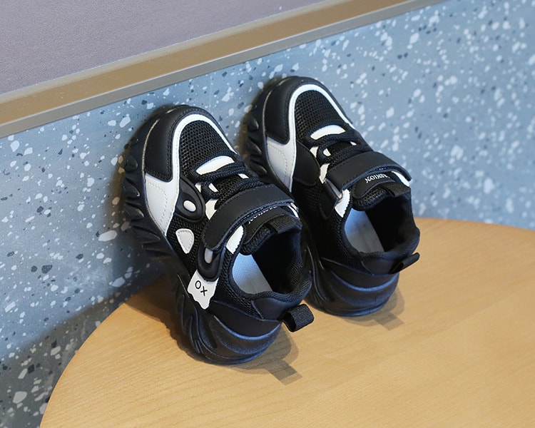 【7日内出荷】スポーツシューズ 子供 キッズ スニーカー 幼児 きれいめ 運動靴 ピンク 白 黒 子供靴 シューズ 子ども 歩きやすい キッズ シューズ 女の子 男の子 小学生 外出 滑り止め 屈曲性 柔らかい 疲れない アウトドア 滑りにくい 子供 スニーカー 14 15 16 17 18 19cm