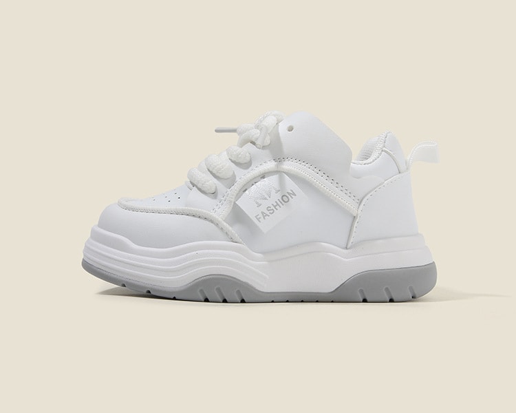 【7日内出荷】きれいめ 運動靴 白 黒 子ども 歩きやすい 子供靴 キッズ スニーカー 幼児 シューズ スポーツシューズ 子供 キッズ シューズ 女の子 男の子 小学生 外出 滑り止め 屈曲性 柔らかい 疲れない アウトドア 滑りにくい 子供 スニーカー