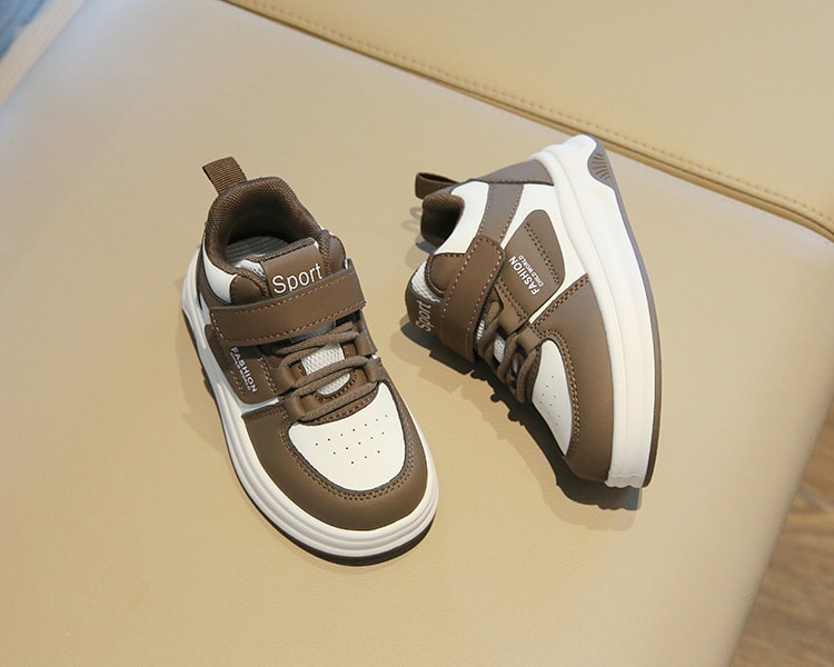 【7日内出荷】子供靴 キッズ スニーカー 幼児 シューズ キッズ シューズ 女の子 男の子 スポーツシューズ 子供 白 黒 赤 ブラウン きれいめ 運動靴 子ども 歩きやすい 小学生 外出 滑り止め 屈曲性 柔らかい 疲れない アウトドア 滑りにくい 14-19.5cm