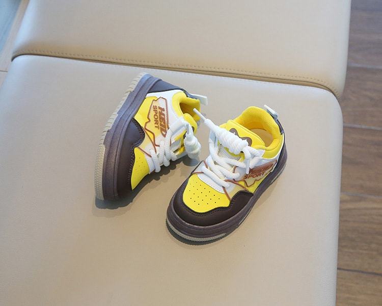 【7日内出荷】子供 スニーカー 14cm シューズ 子ども 秋 きれいめ 運動靴 歩きやすい 黄 青 黒 キッズ スニーカー 幼児 スポーツシューズ 子供 キッズ シューズ 女の子 男の子 小学生 外出 滑り止め 屈曲性 柔らかい 疲れない アウトドア 滑りにくい 子供靴 15 16 17 18 19cm