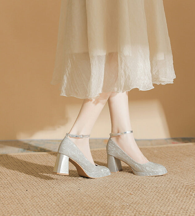 【7日内出荷】【 7cmヒール】パンプス ストラップ 7cmヒール グリッター ラメ キラキラ 厚底 スクエアトゥ 太ヒール チャンキーヒール 歩きやすい 痛くない 疲れない 美脚  結婚式 二次会 披露宴 パーティー お呼ばれ 入学式 卒業式 発表会 ドレス レディース きれいめ