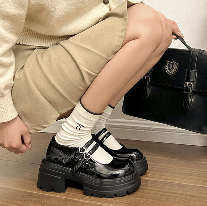 【7日内出荷】【7cmヒール】厚底 メリージェーン レディース 厚底パンプス  ヒールパンプス ダブルストラップ ハートバックル エナメル チャンキーソール ボリュームソール 歩きやすい 疲れにくい 韓国 かわいい 学生 通学 ライブ 黒 オフホワイト 秋冬